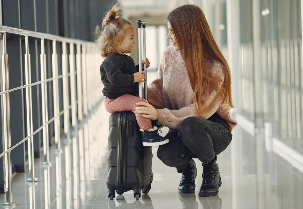 flying with children tips, traveling with kids, family holiday planning, flying with babies,