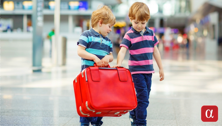 flying with children tips, traveling with kids, family holiday planning, flying with babies,