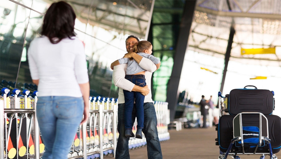 meet at airport, airport people, airport assistance, airport people, dubai airport